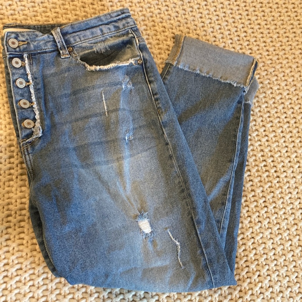 Kancan button fly Mom jean